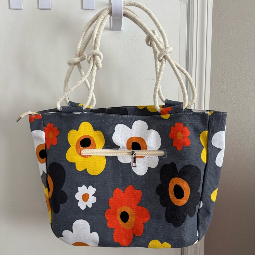 “Farmhouse is my style” tote and wallet. Summer blooms bag